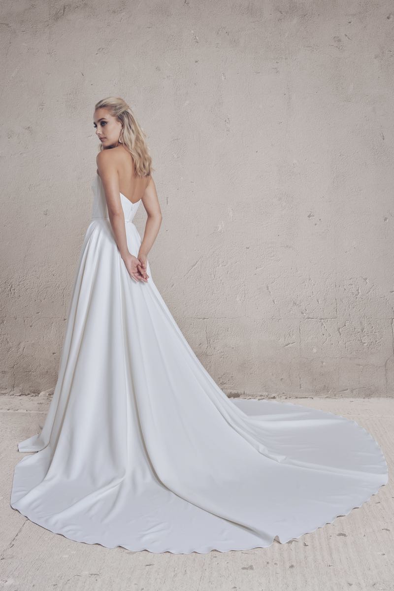 Rue-dress10-wall-116