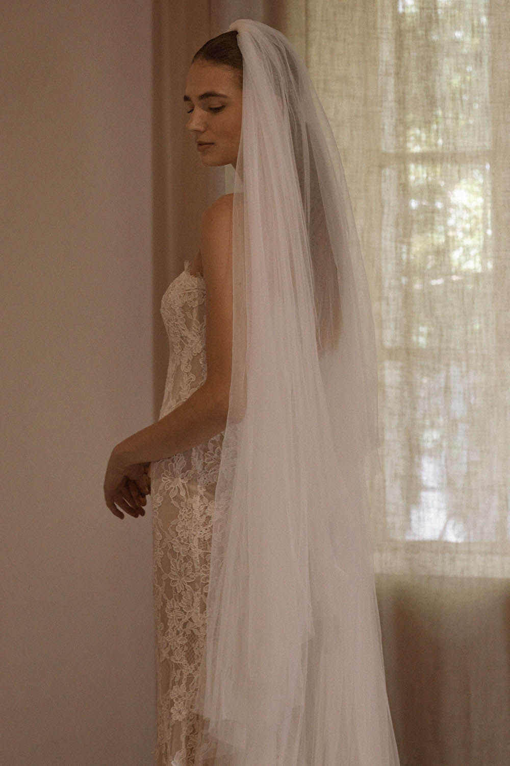 14 Vivienne_7541-veil-port-x