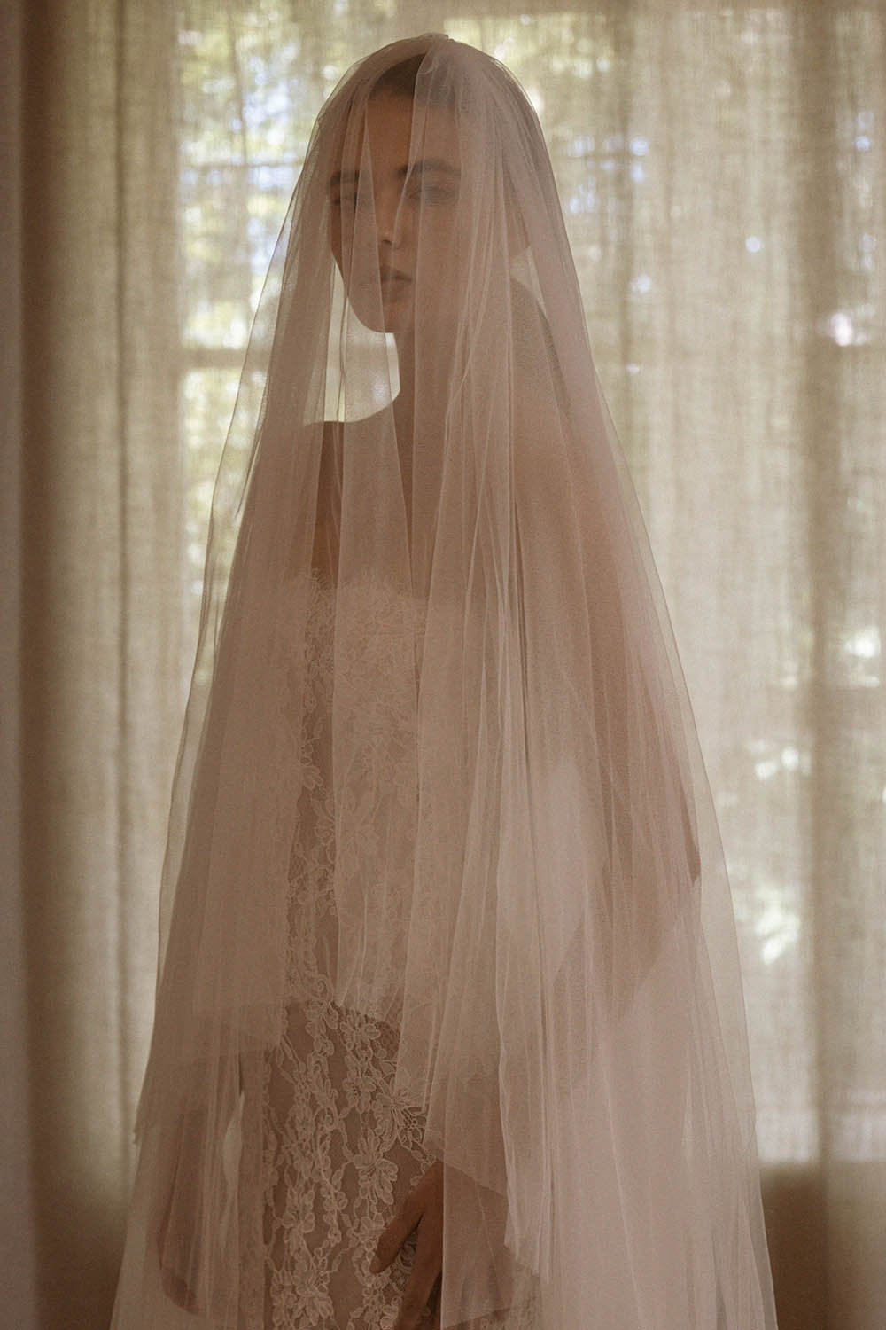 16 Vivienne_7580-veil-port-x