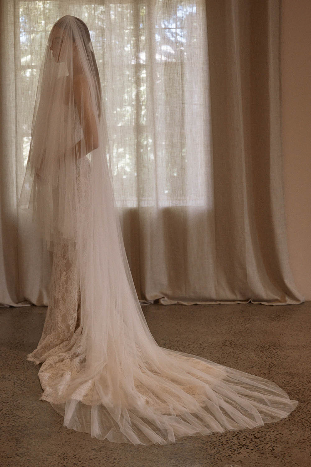 19 Vivienne_7570-veil-port-x