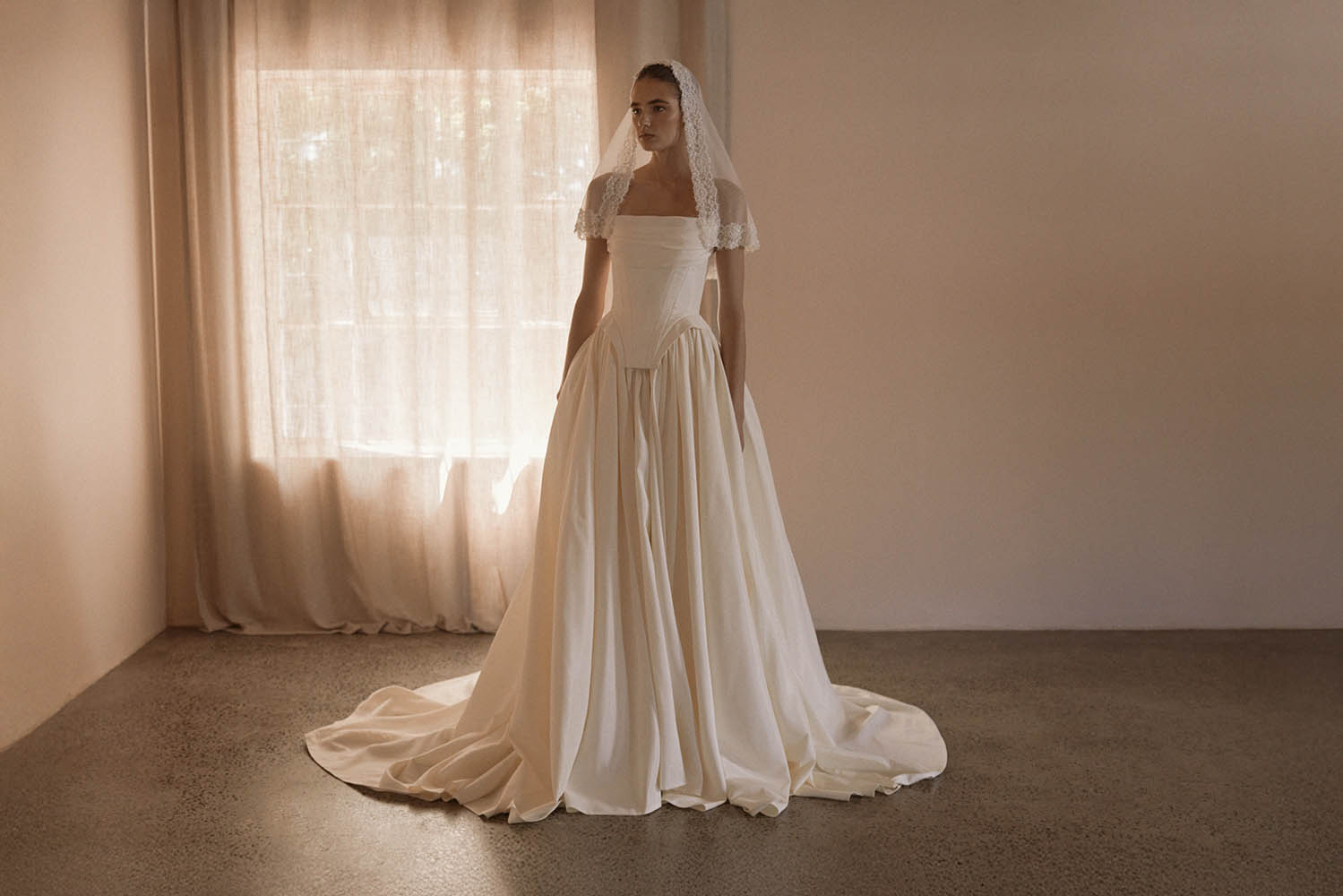 Louis_20250460-veil-land