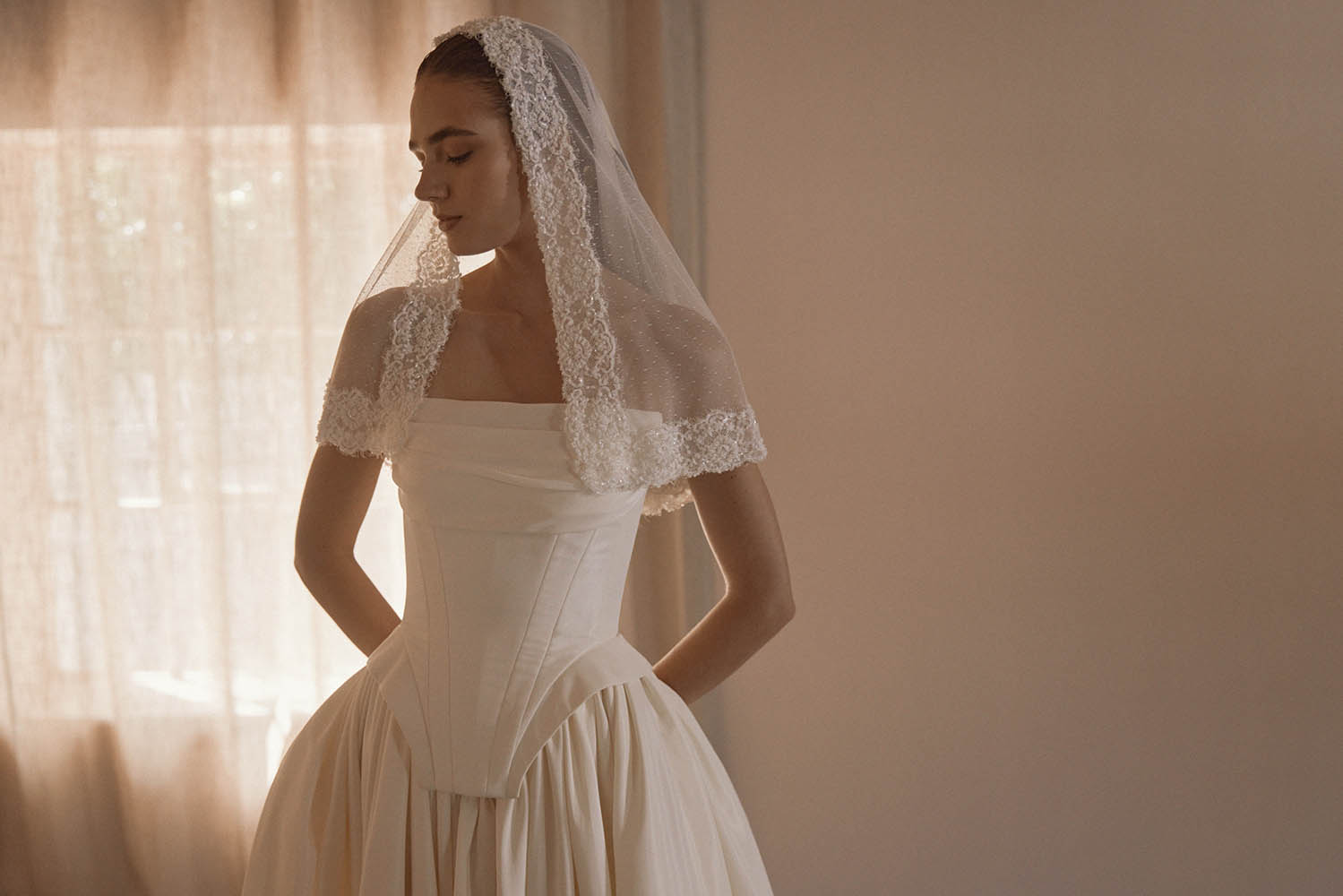 Louis_20250485-veil-land