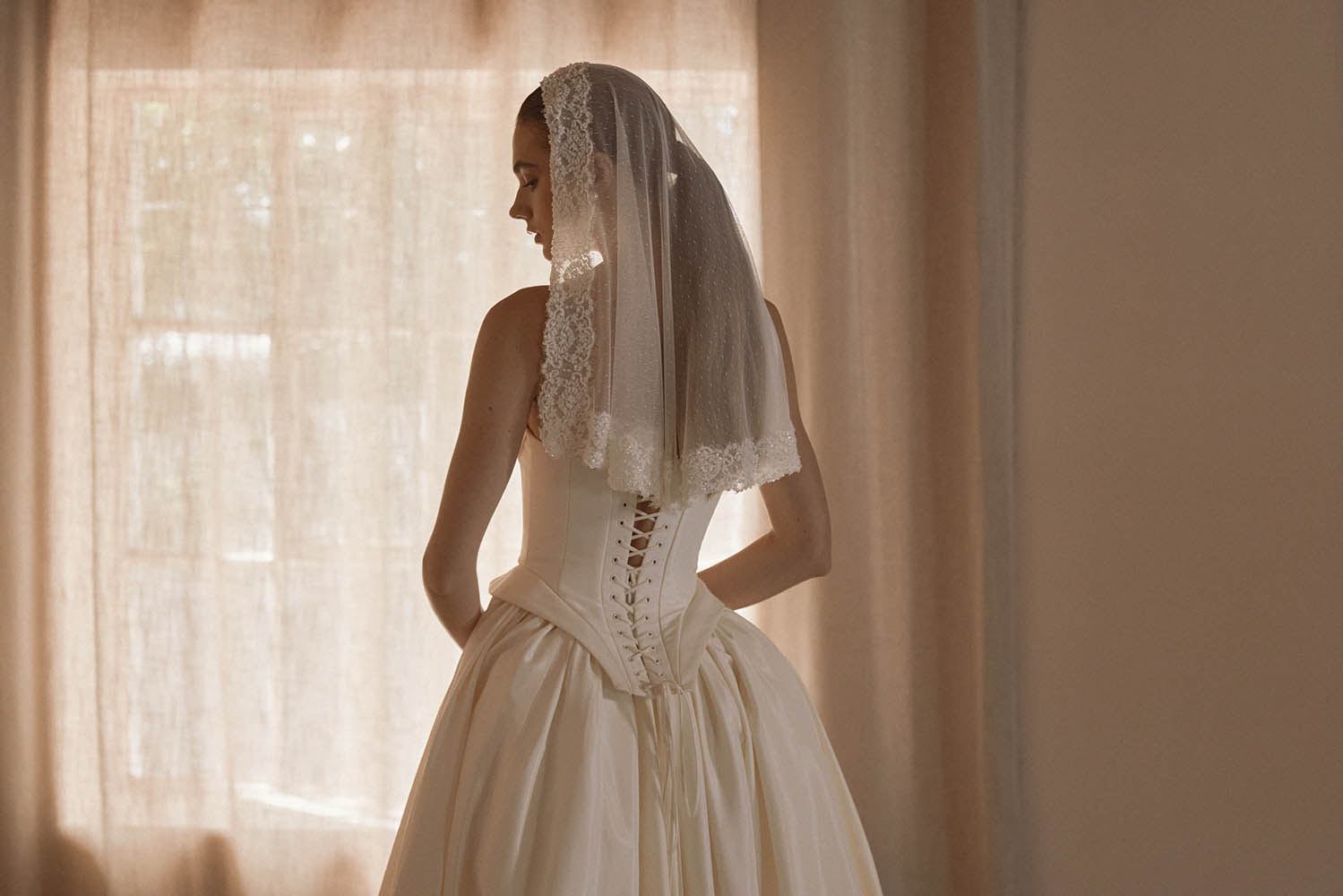 Louis_20250551-veil-land