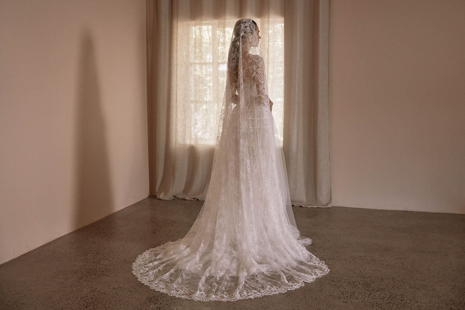 Margaux_8753-veil-land